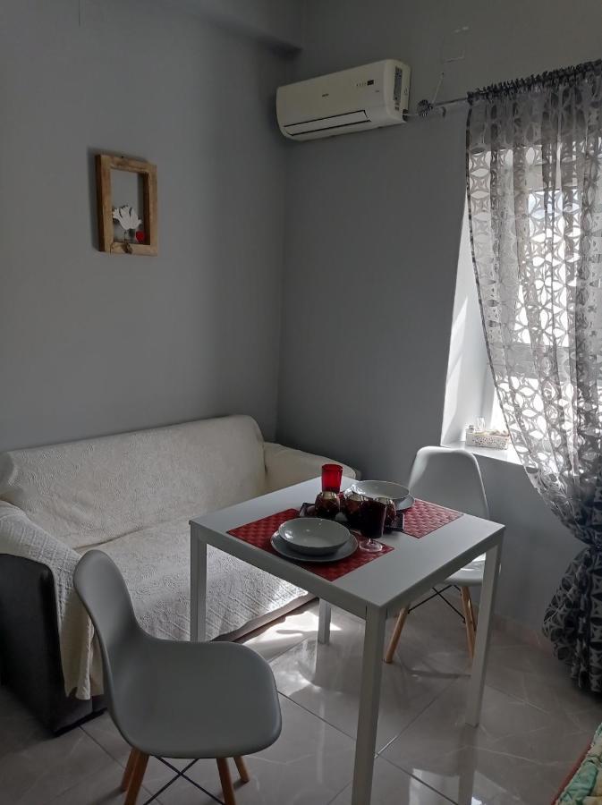 Moshovia Studio Κάρπαθος Στο Κέντρο Και Ήσυχα Villa Luaran gambar