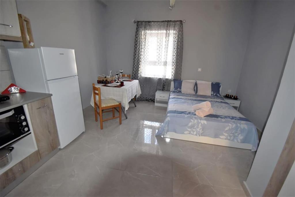 Moshovia Studio Κάρπαθος Στο Κέντρο Και Ήσυχα Villa Luaran gambar