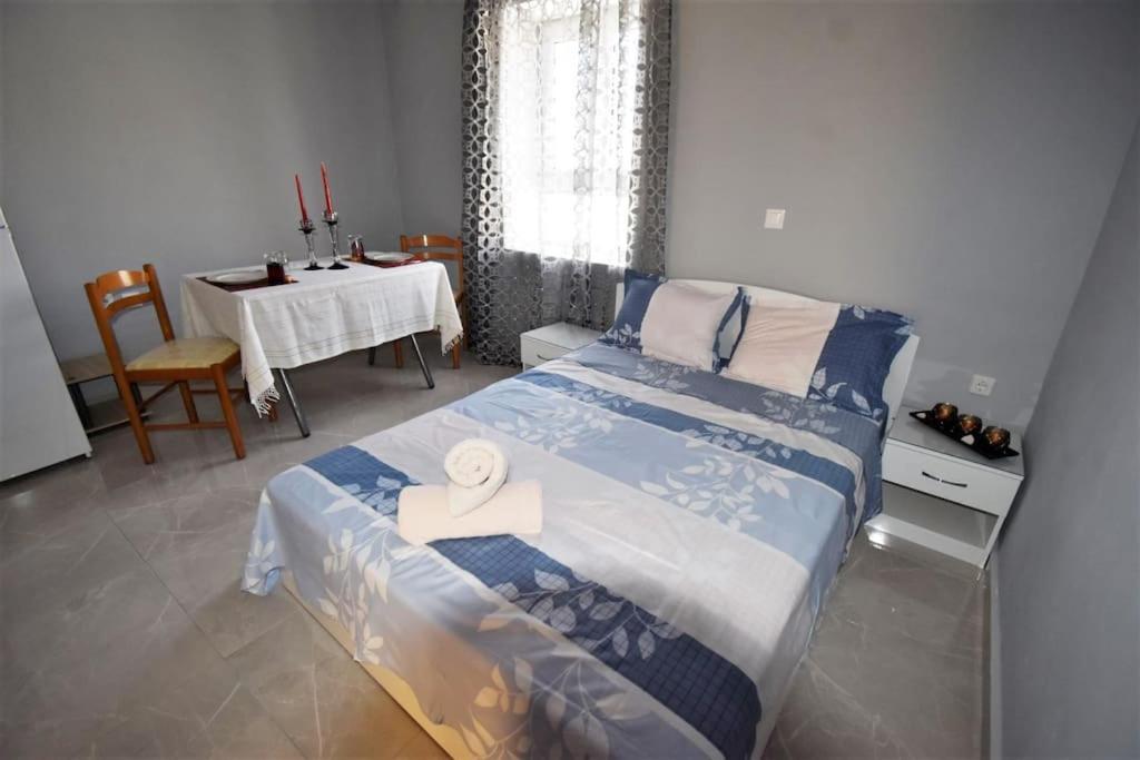 Moshovia Studio Κάρπαθος Στο Κέντρο Και Ήσυχα Villa Luaran gambar